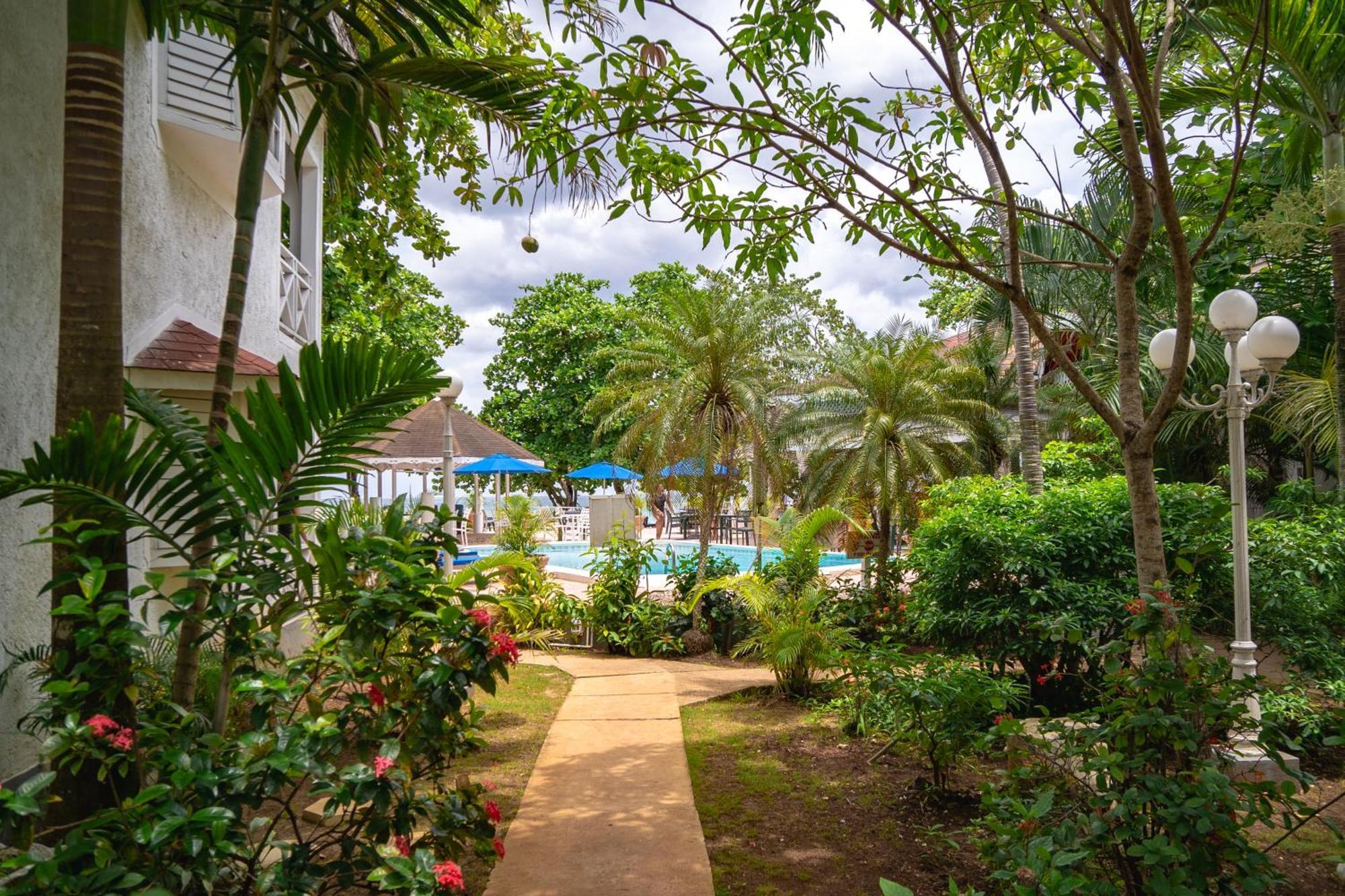 Merrils Beach Resort II ネグリル エクステリア 写真